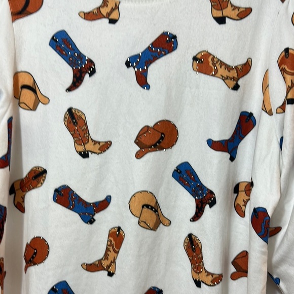 Women's White Boot Print Top - Picture 4 of 9